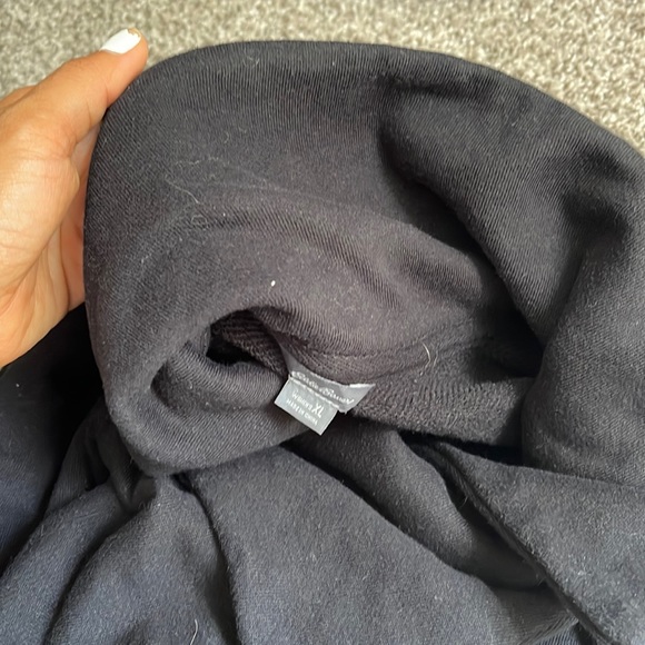 3 for $10 Eddie Bauer Black Sweater - Picture 4 of 6